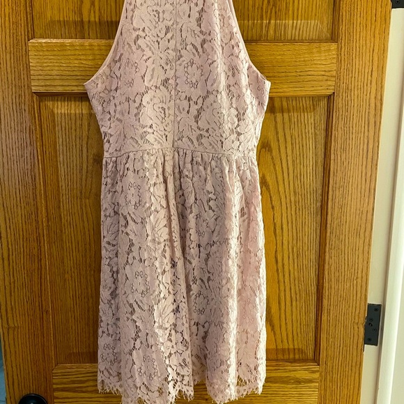 Soprano, Lace, Halter Neck Style Dress in light pink, size Large - Picture 5 of 10